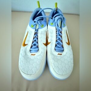 Nike Air Zoom Court NXT Tennis Shoes | Women’s Size 10 | White/Blue | Excellent